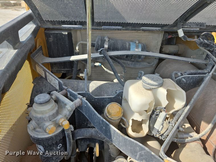 image for item EE7824 2011 John Deere 328D skid steer loader