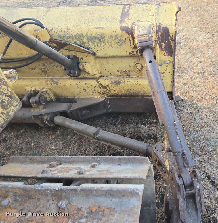 image for item EE7833 1978 Caterpillar  D6D dozer
