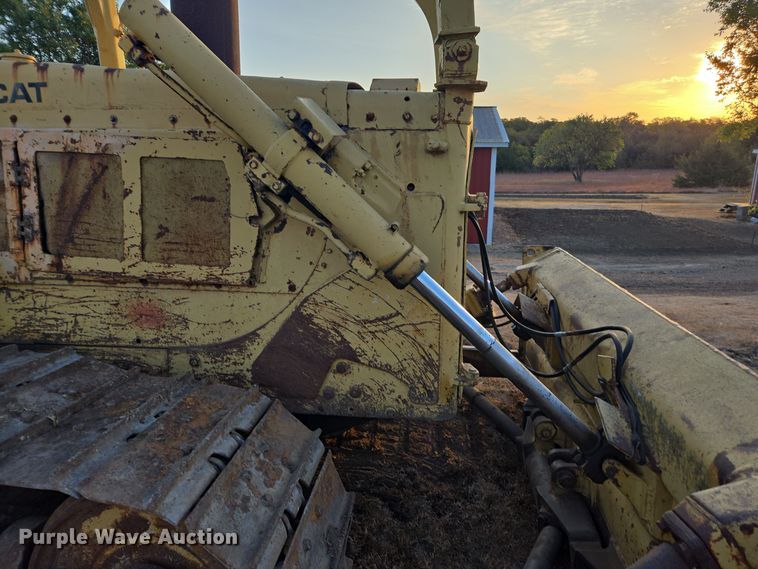 image for item EE7833 1978 Caterpillar  D6D dozer