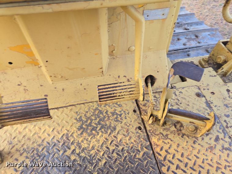 image for item EE7833 1978 Caterpillar  D6D dozer