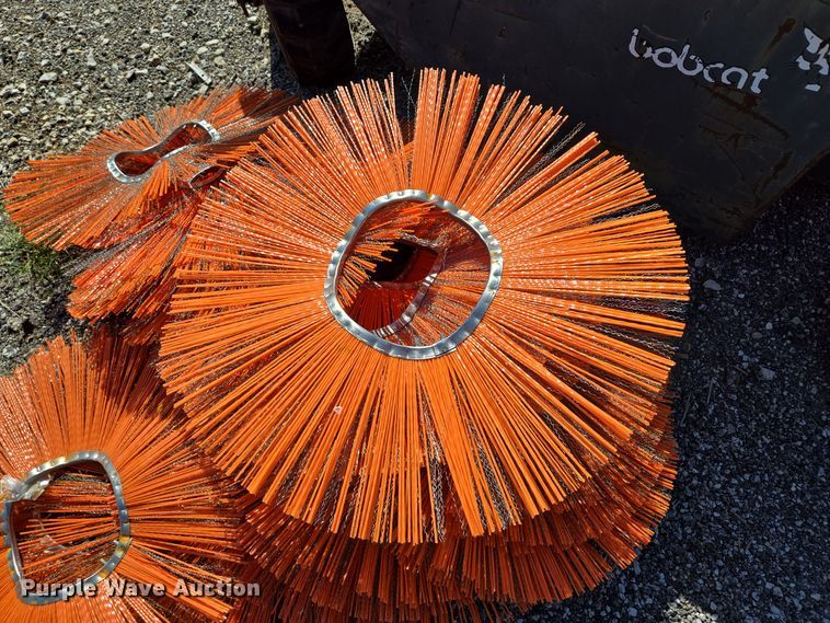 image for item EE8564 2007 Bobcat  skid steer sweeper