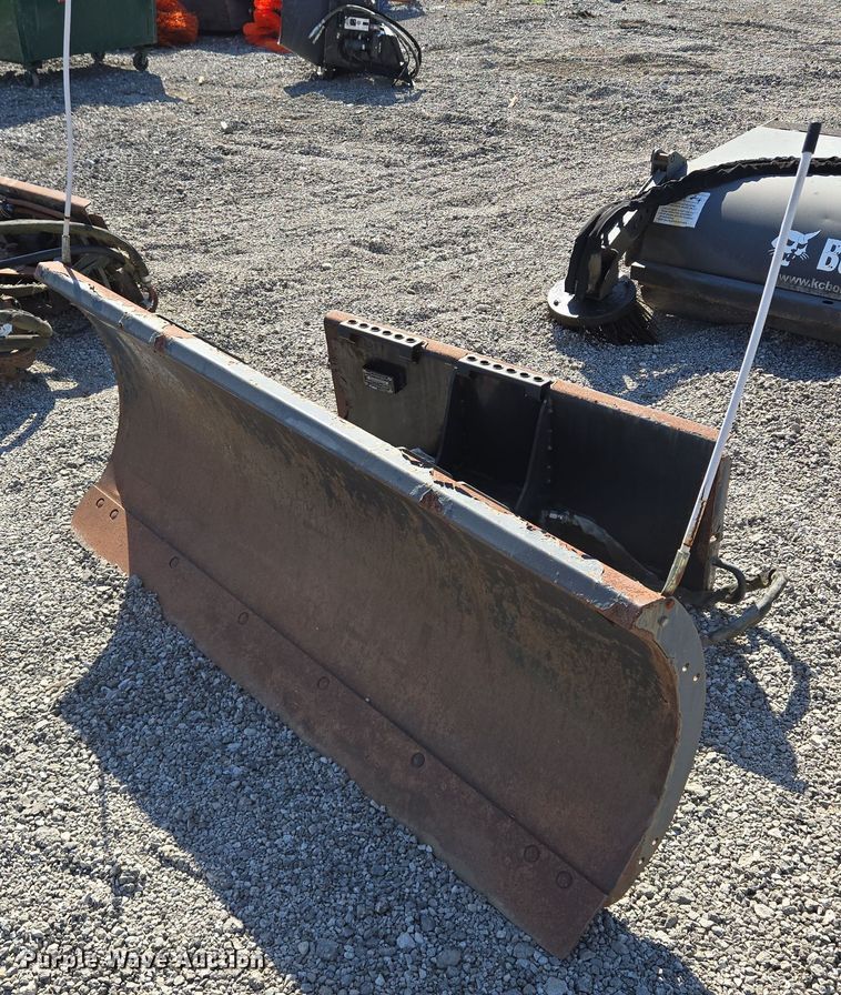 image for item EE8565 2007 Bobcat  skid steer snow pusher