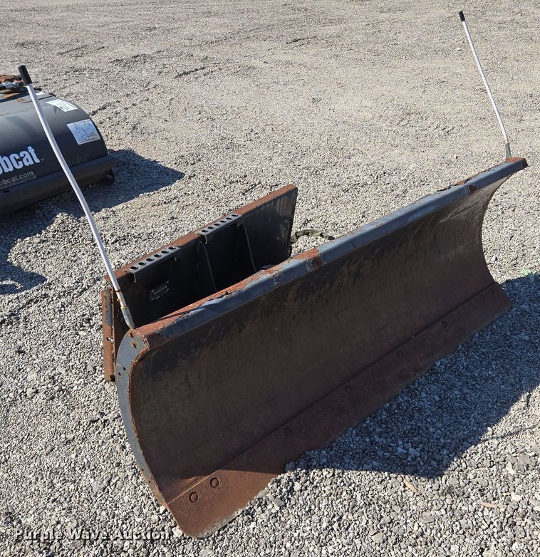 image for item EE8565 2007 Bobcat  skid steer snow pusher
