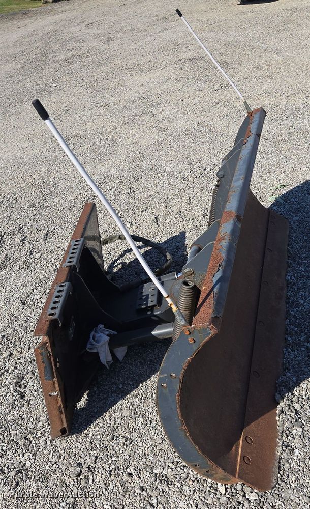 image for item EE8565 2007 Bobcat  skid steer snow pusher