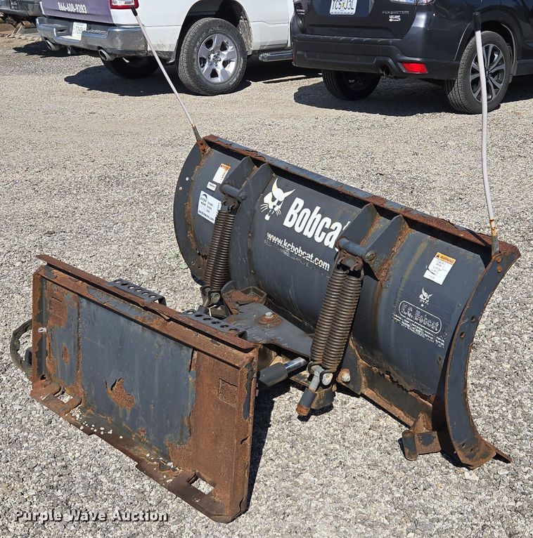 image for item EE8565 2007 Bobcat  skid steer snow pusher