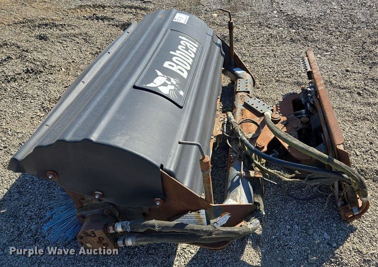 image for item EE8566 2007 Bobcat  skid steer broom