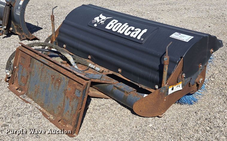 image for item EE8566 2007 Bobcat  skid steer broom