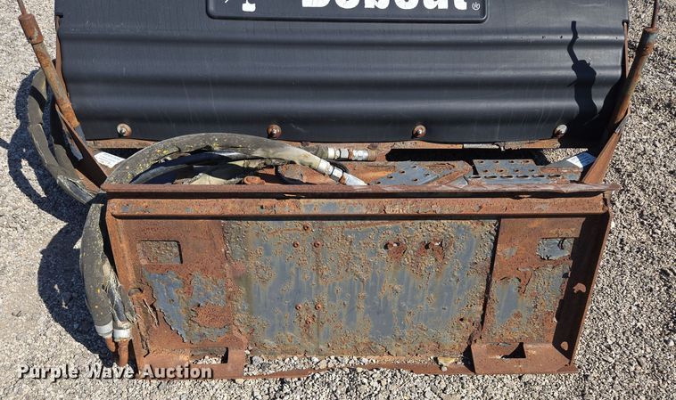 image for item EE8566 2007 Bobcat  skid steer broom