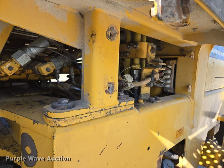 image for item EE8588 1995 Komatsu  WA180-1 wheel loader
