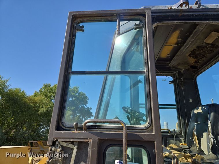 image for item EE8588 1995 Komatsu  WA180-1 wheel loader