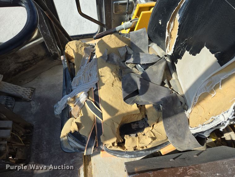image for item EE8588 1995 Komatsu  WA180-1 wheel loader