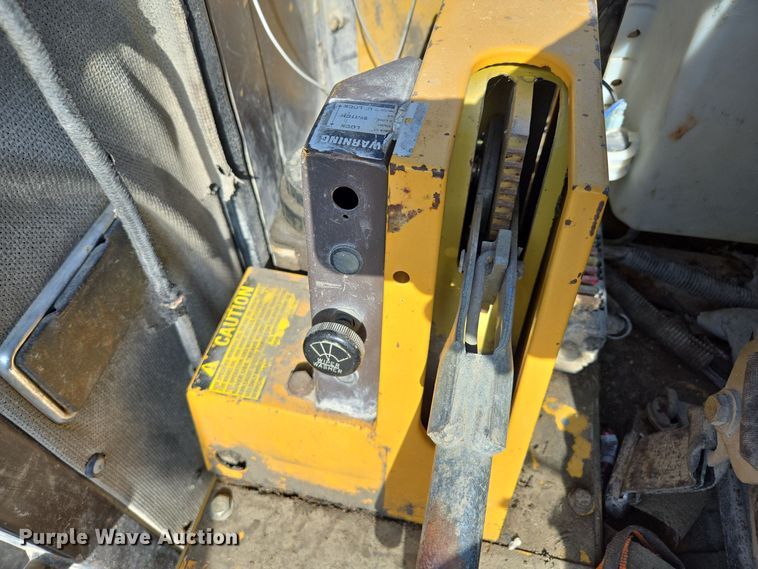 image for item EE8588 1995 Komatsu  WA180-1 wheel loader