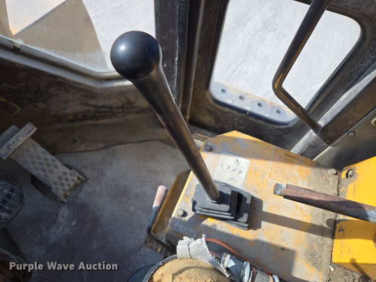 image for item EE8588 1995 Komatsu  WA180-1 wheel loader