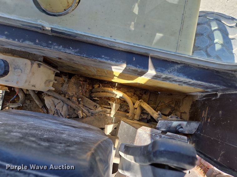 image for item EE8588 1995 Komatsu  WA180-1 wheel loader