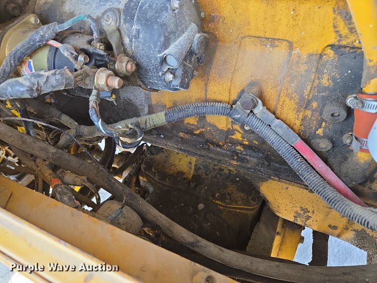 image for item EE8588 1995 Komatsu  WA180-1 wheel loader
