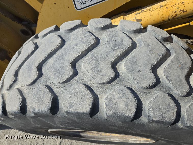 image for item EE8588 1995 Komatsu  WA180-1 wheel loader