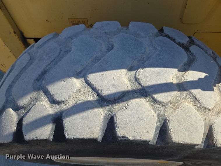image for item EE8588 1995 Komatsu  WA180-1 wheel loader