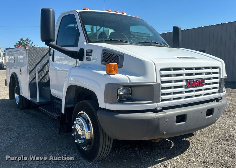 image for item EG1107 2008 GMC C5500 utility / service truck