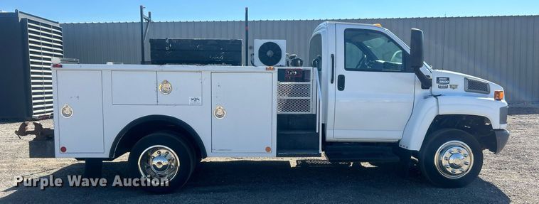 image for item EG1107 2008 GMC C5500 utility / service truck