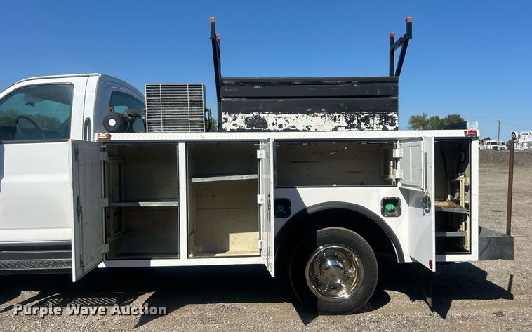 image for item EG1107 2008 GMC C5500 utility / service truck