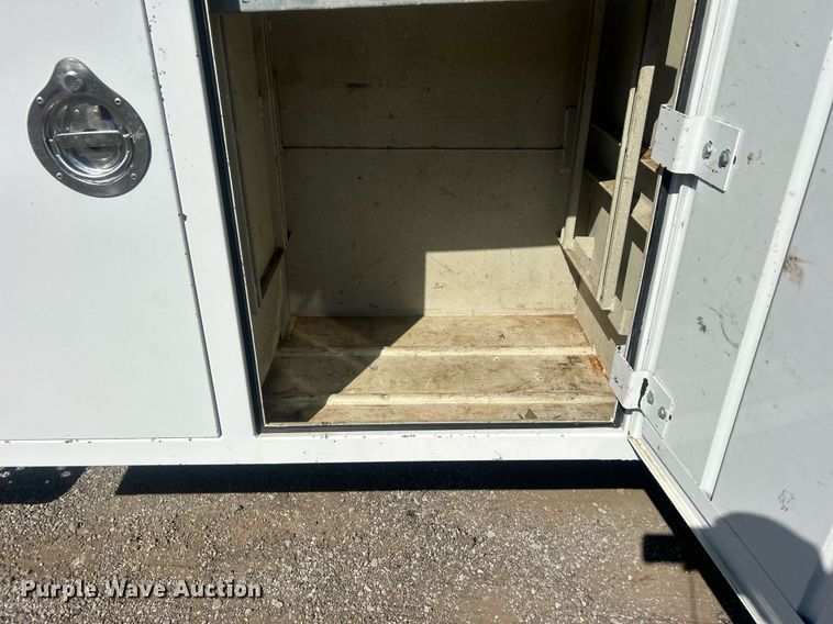 image for item EG1107 2008 GMC C5500 utility / service truck