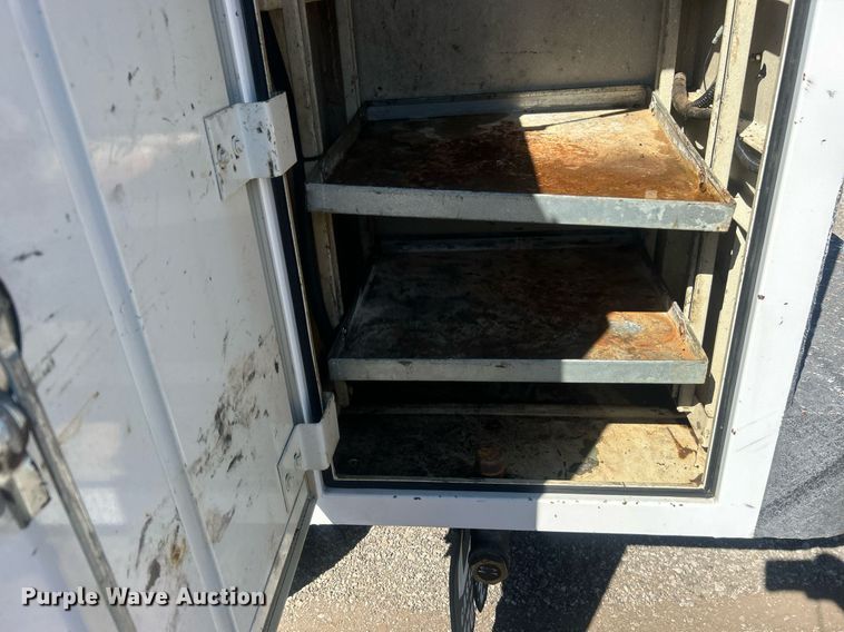 image for item EG1107 2008 GMC C5500 utility / service truck