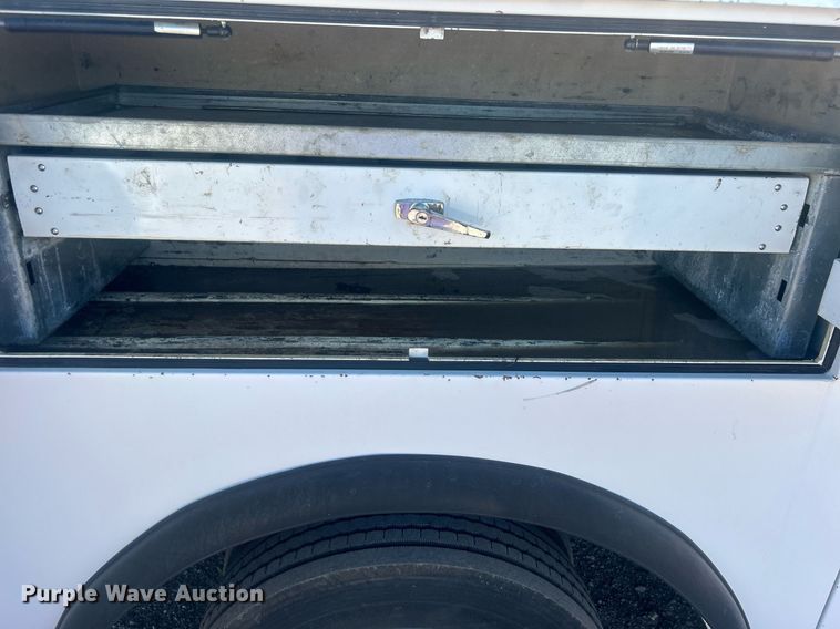 image for item EG1107 2008 GMC C5500 utility / service truck