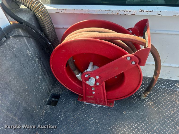 image for item EG1107 2008 GMC C5500 utility / service truck