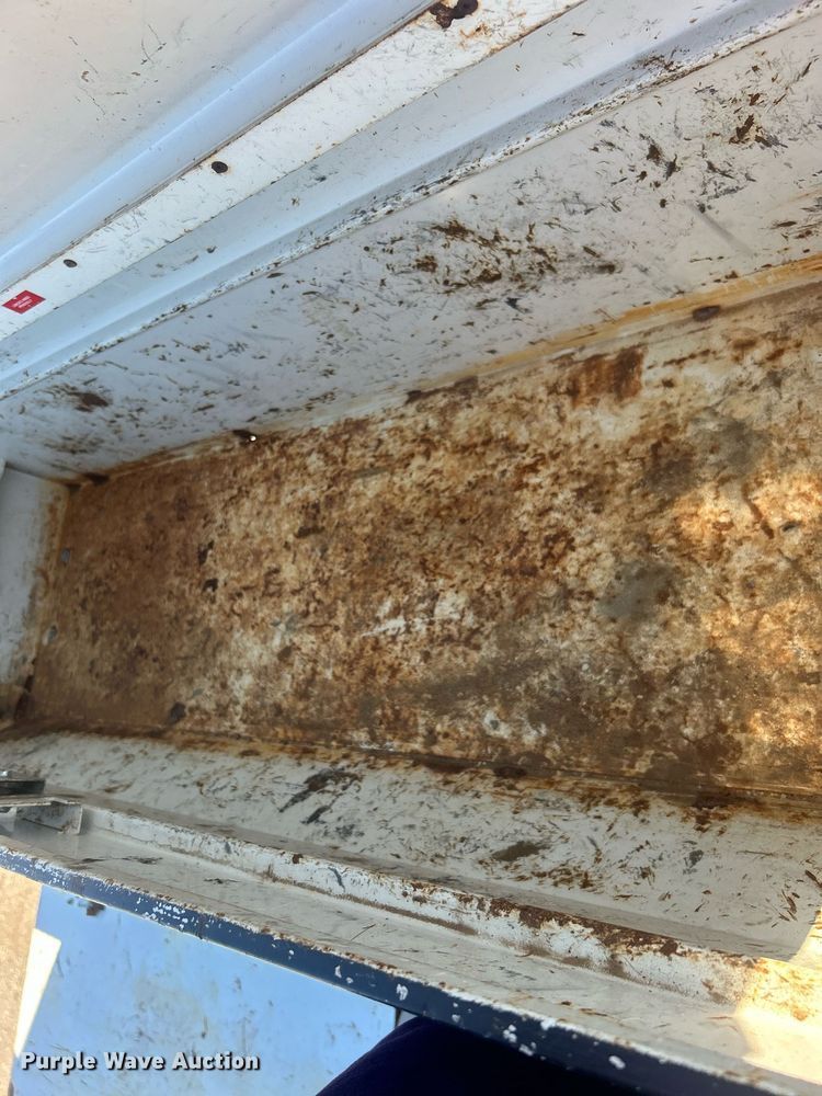 image for item EG1107 2008 GMC C5500 utility / service truck