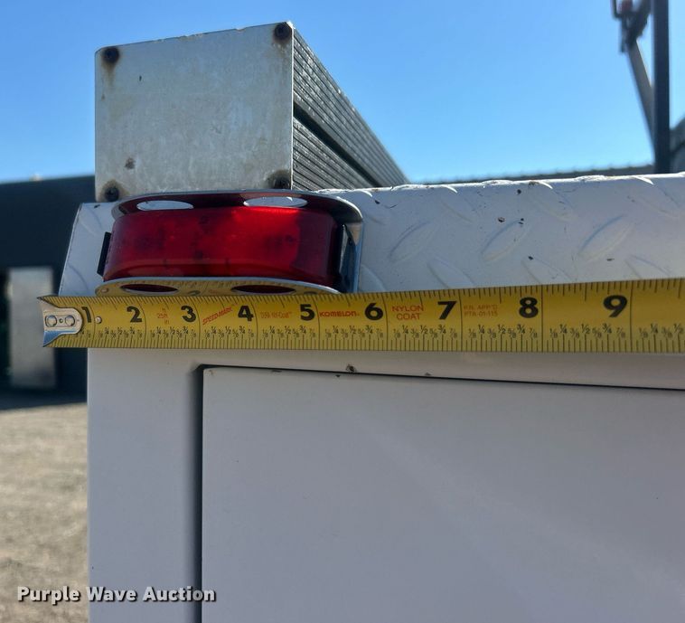 image for item EG1107 2008 GMC C5500 utility / service truck