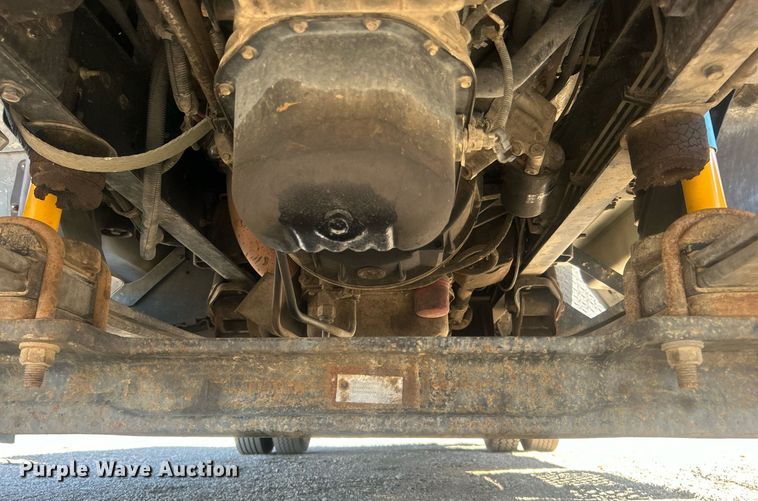 image for item EG1107 2008 GMC C5500 utility / service truck