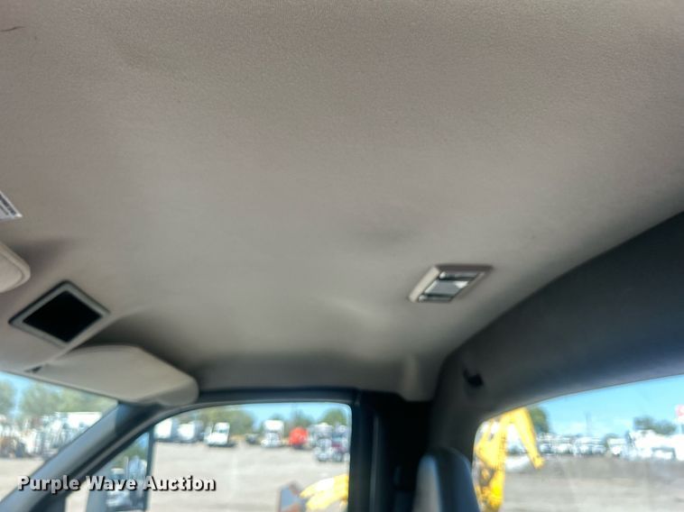 image for item EG1107 2008 GMC C5500 utility / service truck