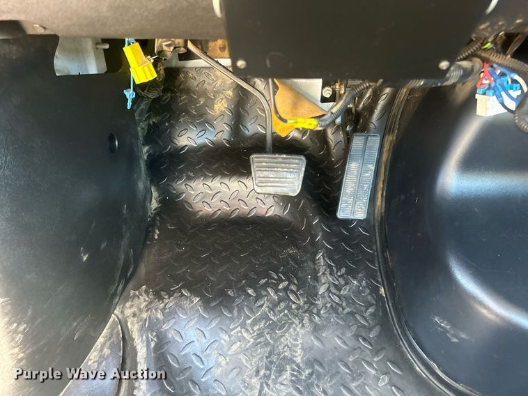 image for item EG1107 2008 GMC C5500 utility / service truck