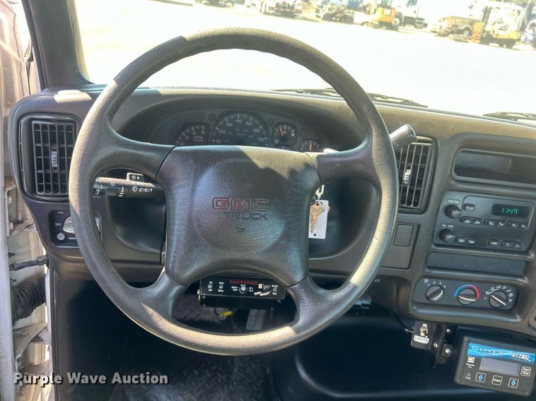 image for item EG1107 2008 GMC C5500 utility / service truck