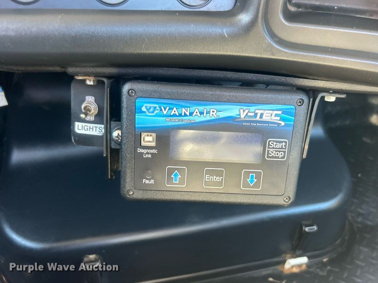 image for item EG1107 2008 GMC C5500 utility / service truck