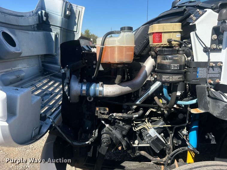 image for item EG1107 2008 GMC C5500 utility / service truck