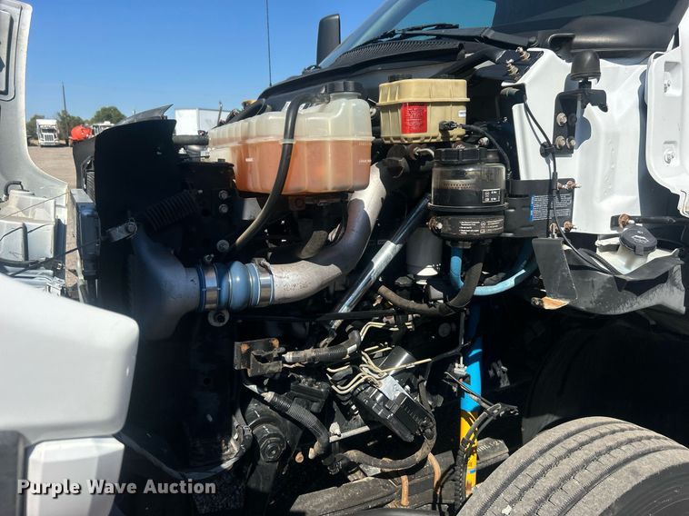 image for item EG1107 2008 GMC C5500 utility / service truck