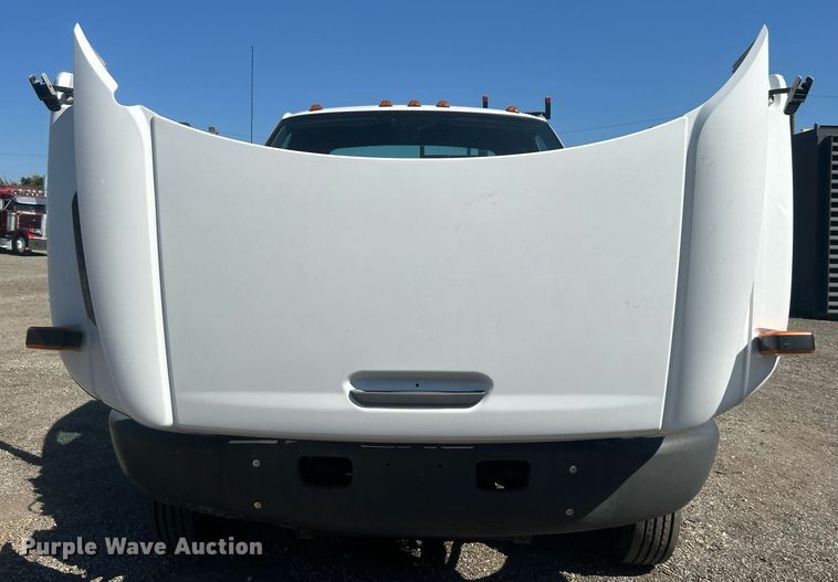 image for item EG1107 2008 GMC C5500 utility / service truck