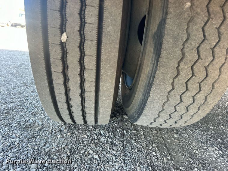 image for item EG1107 2008 GMC C5500 utility / service truck