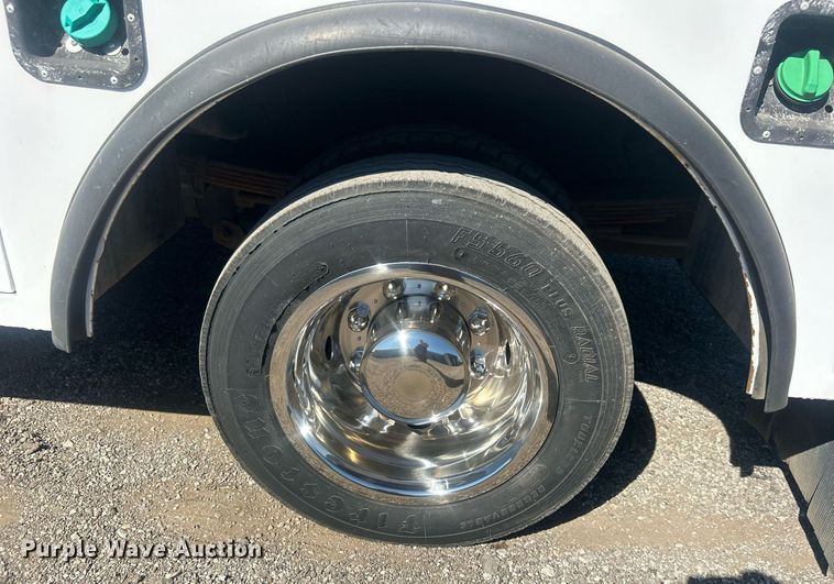 image for item EG1107 2008 GMC C5500 utility / service truck