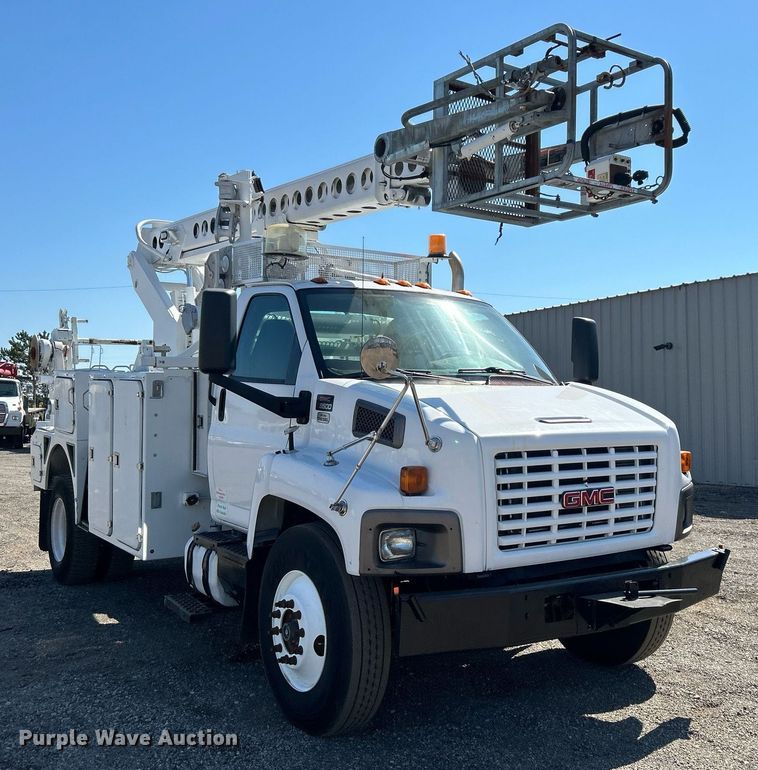 image for item EG1115 2009 GMC C8500 bucket truck