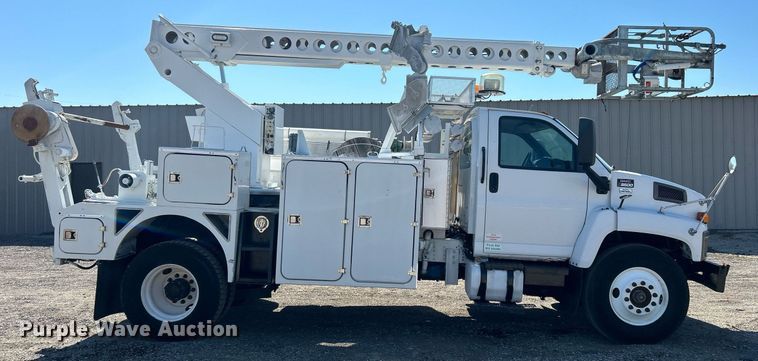 image for item EG1115 2009 GMC C8500 bucket truck