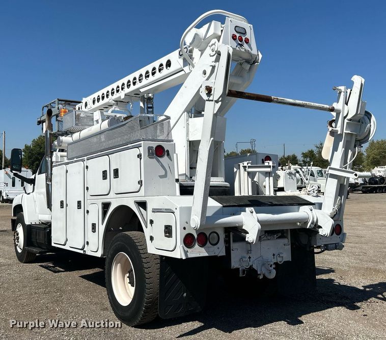 image for item EG1115 2009 GMC C8500 bucket truck