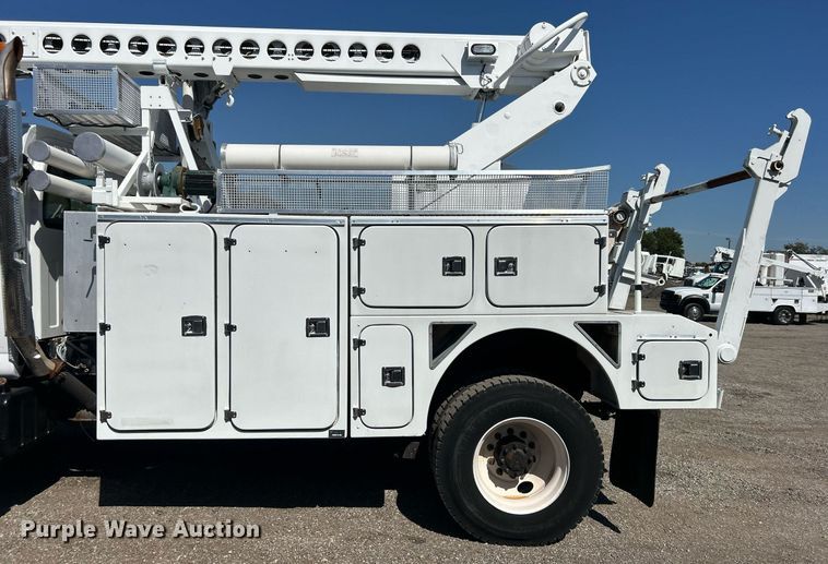 image for item EG1115 2009 GMC C8500 bucket truck