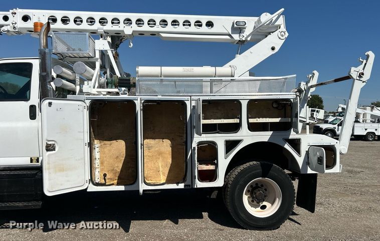 image for item EG1115 2009 GMC C8500 bucket truck