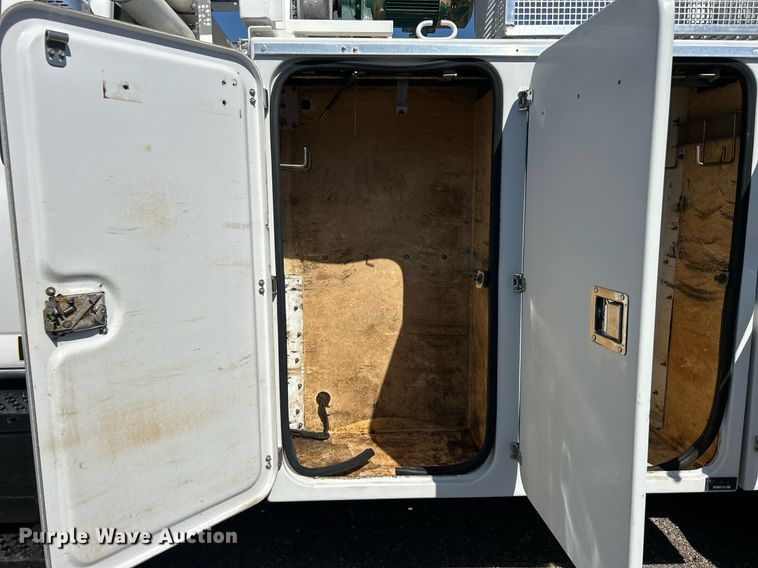 image for item EG1115 2009 GMC C8500 bucket truck