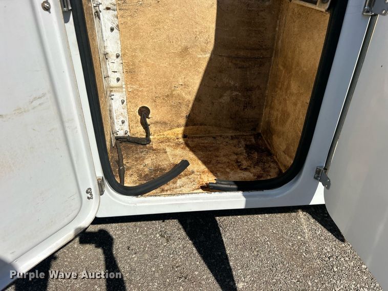 image for item EG1115 2009 GMC C8500 bucket truck