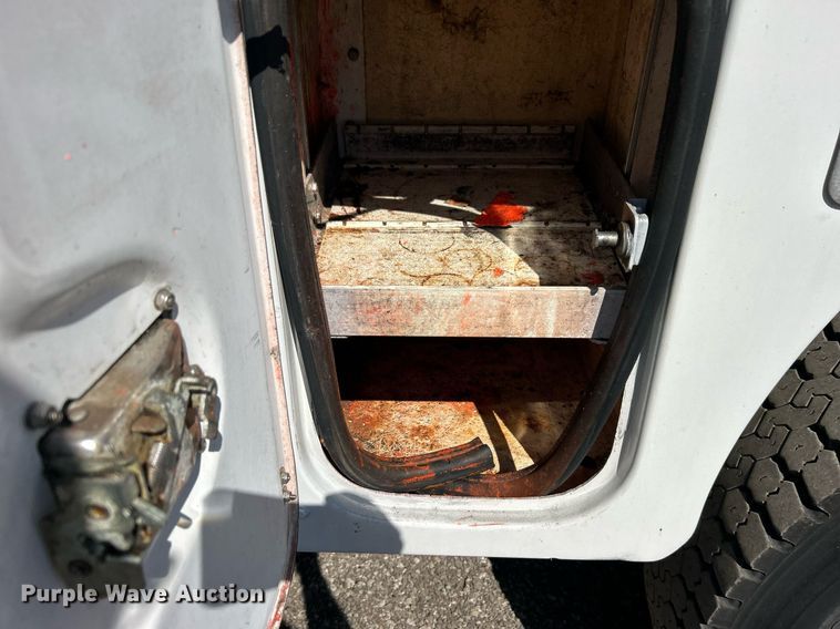 image for item EG1115 2009 GMC C8500 bucket truck