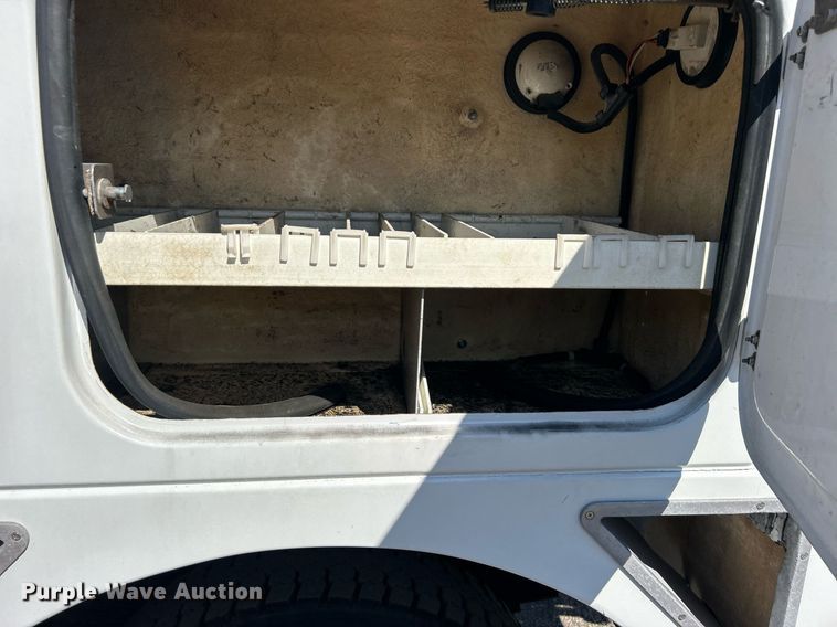 image for item EG1115 2009 GMC C8500 bucket truck