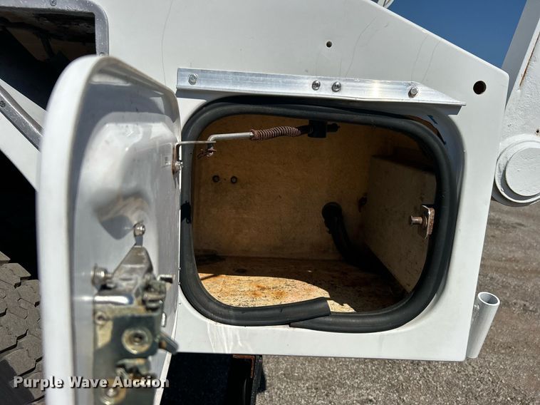 image for item EG1115 2009 GMC C8500 bucket truck